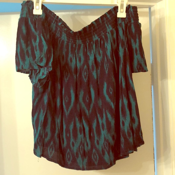 Off the shoulder smocked blouse - Picture 1 of 4